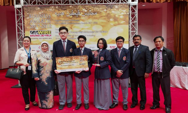 Seri Mulia Sarjana School Students win the LiveWIRE Business Awards Upper Secondary Category