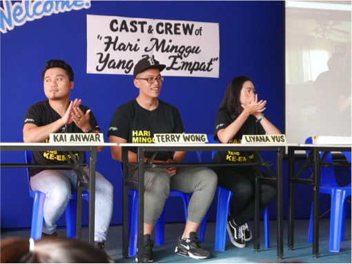 Hari Minggu Yang Keempat Cast visits SMSS