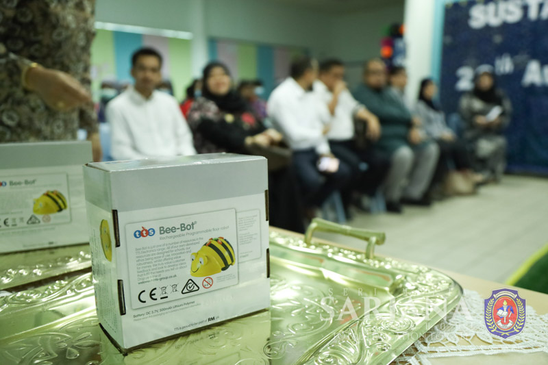 Official Handover Ceremony of Coding Devices by AITI and Indah Sejahtera  Development Company to SMSS